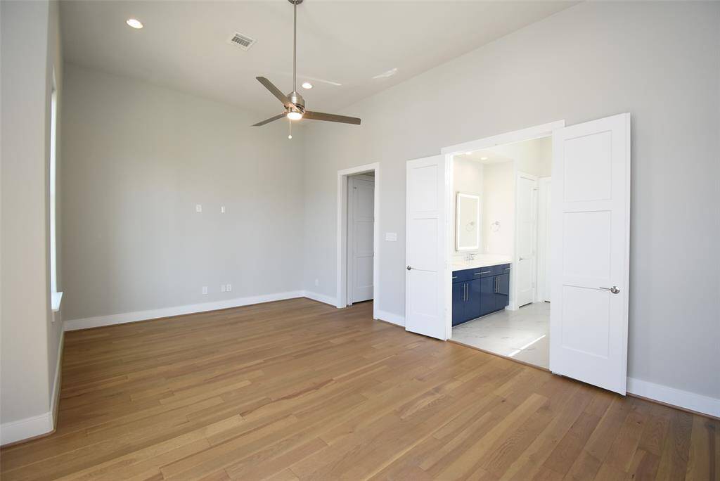 The room is complete with its own en-suite bathroom.
