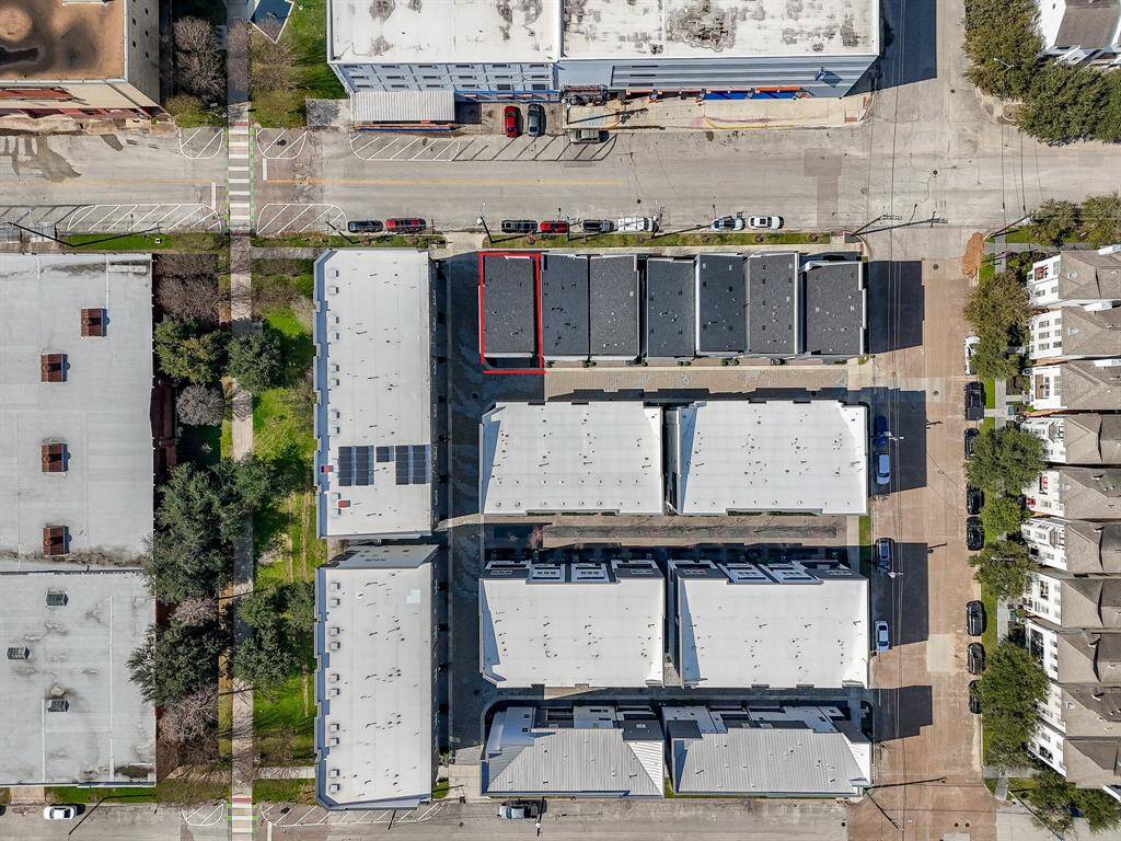 This aerial view showcases the 1,834 sqft corner lot.