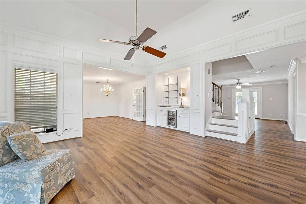 Open light and bright living areas off the entry.