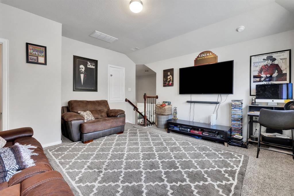 Upstairs Room with 3/4 bathroom