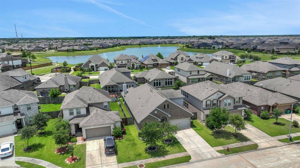 Beautiful Community with 19 Acre Lake and 3 lighted fountains, walking Trails, and Parks