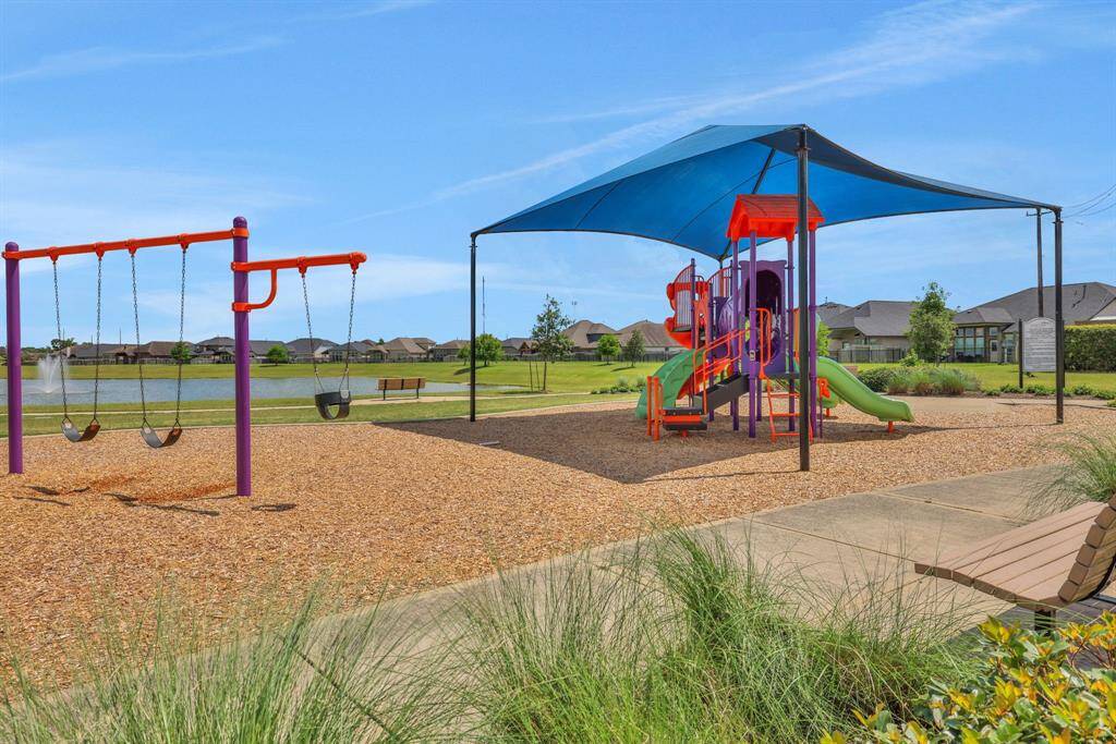 Beautiful Community with 19 Acre Lake and 3 lighted fountains, walking Trails, and Parks
