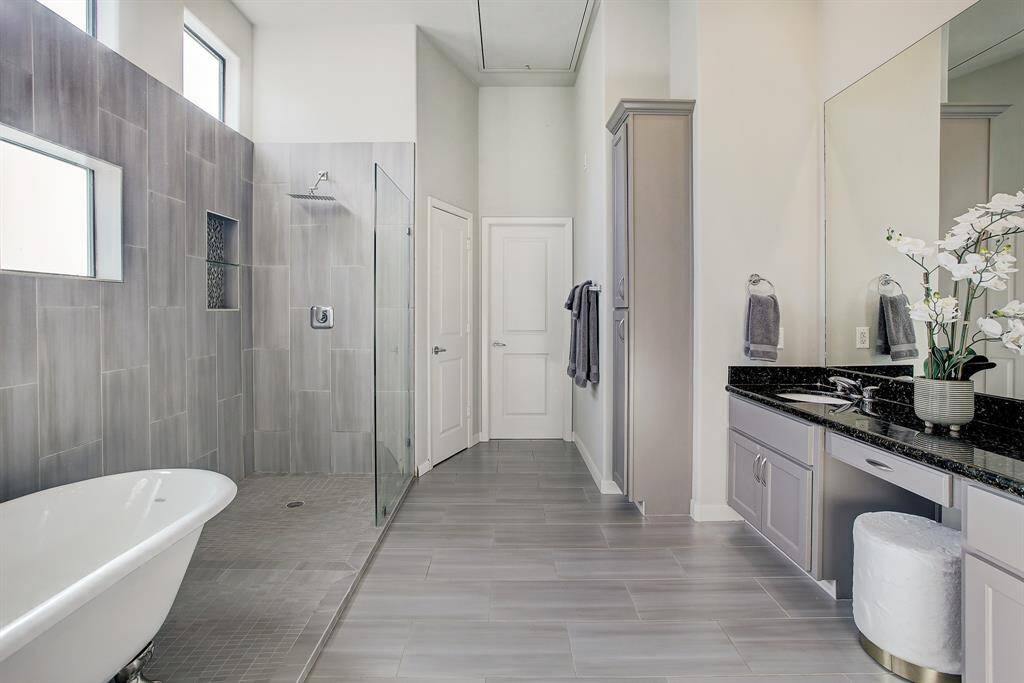 Huge Primary Bath