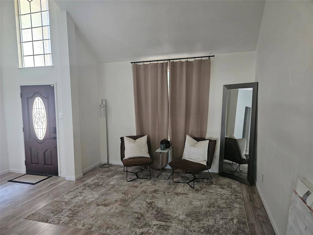 Formal Living / Den