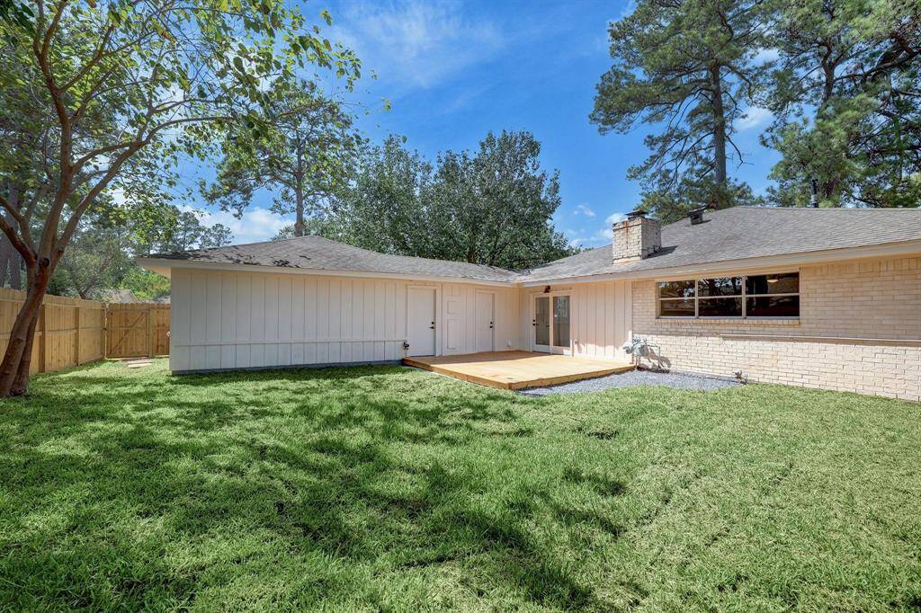 The fully fenced backyard offers plenty of room for outdoor activities, gardening, or simply soaking in the peaceful surroundings.
