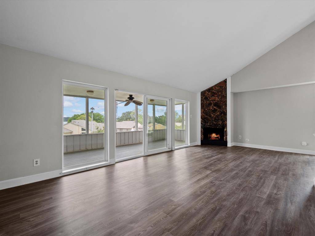 Spacious living room