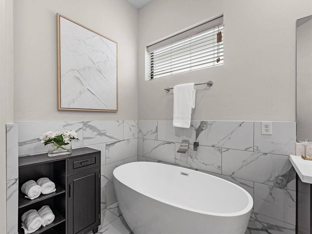 Large soaking tub