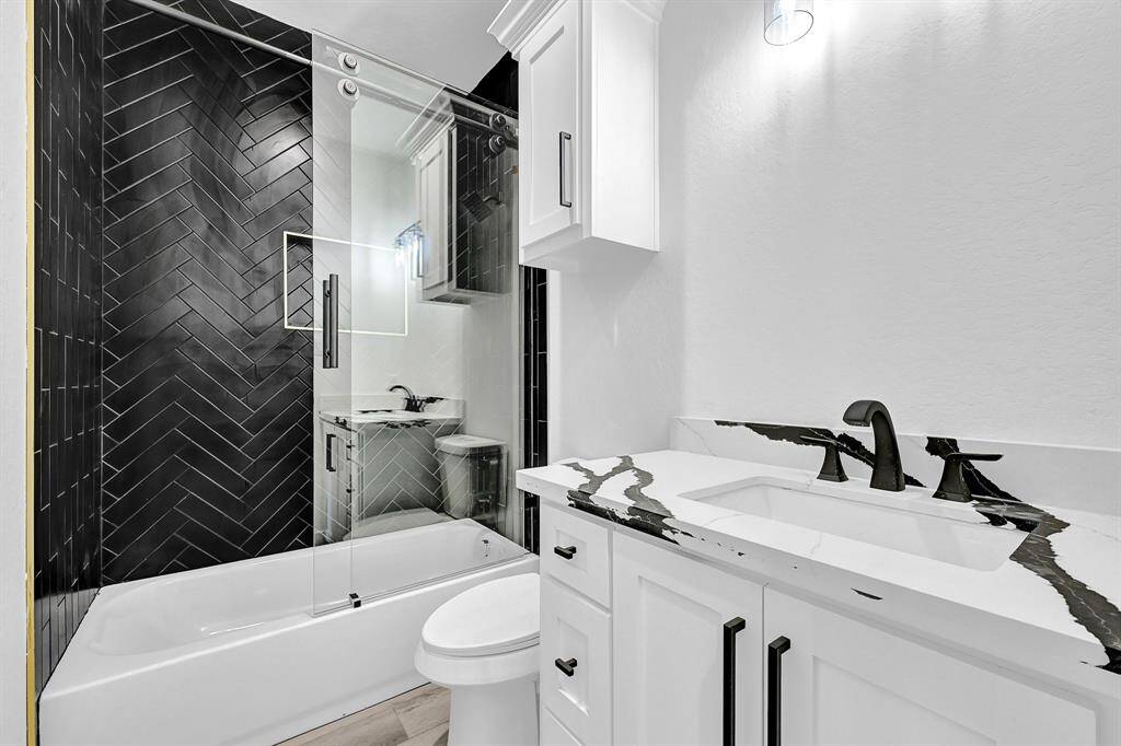 Secondary bathroom