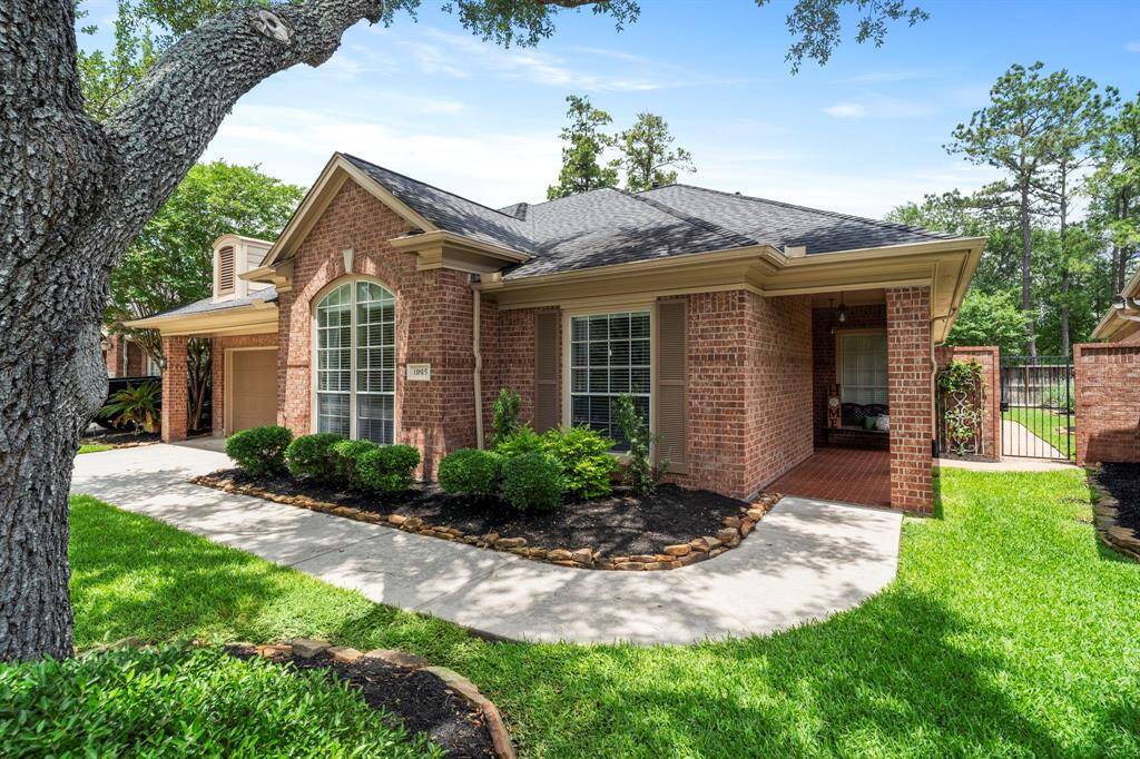 The property features a spaciousand inviting interior, complementedby a wide driveway that adds bothconvenience and curb appeal.