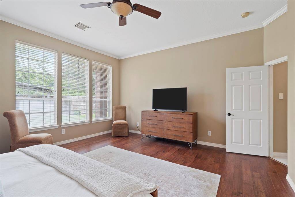 Large windows grace the room,allowing natural light in!