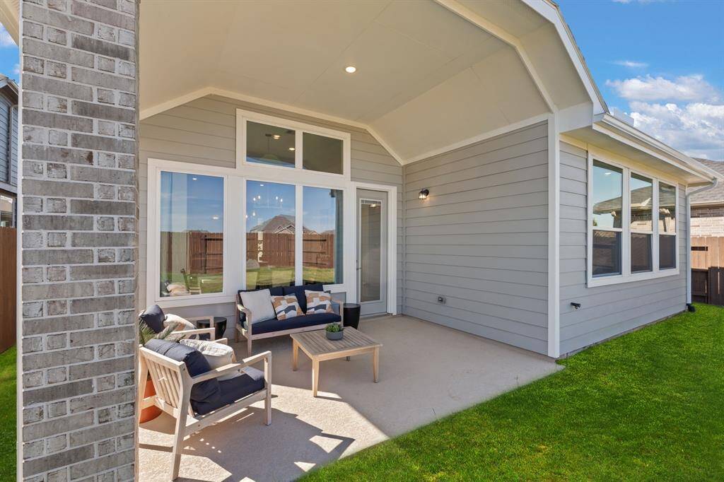 Photos are REPRESENTATIVE of the home /floor plan and are NOT of the actual home.  Selections, features, and room options may vary.  For more info, contact Chesmar Homes.