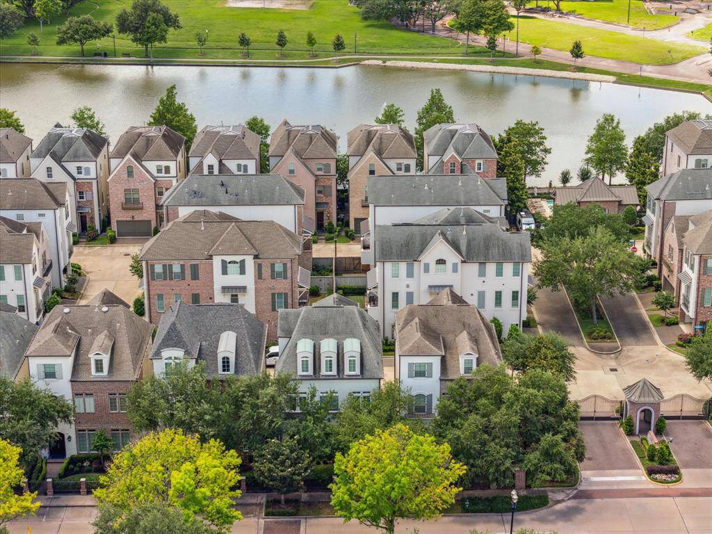 1206 Lake Pointe Parkway is the 3rd home on the Left.