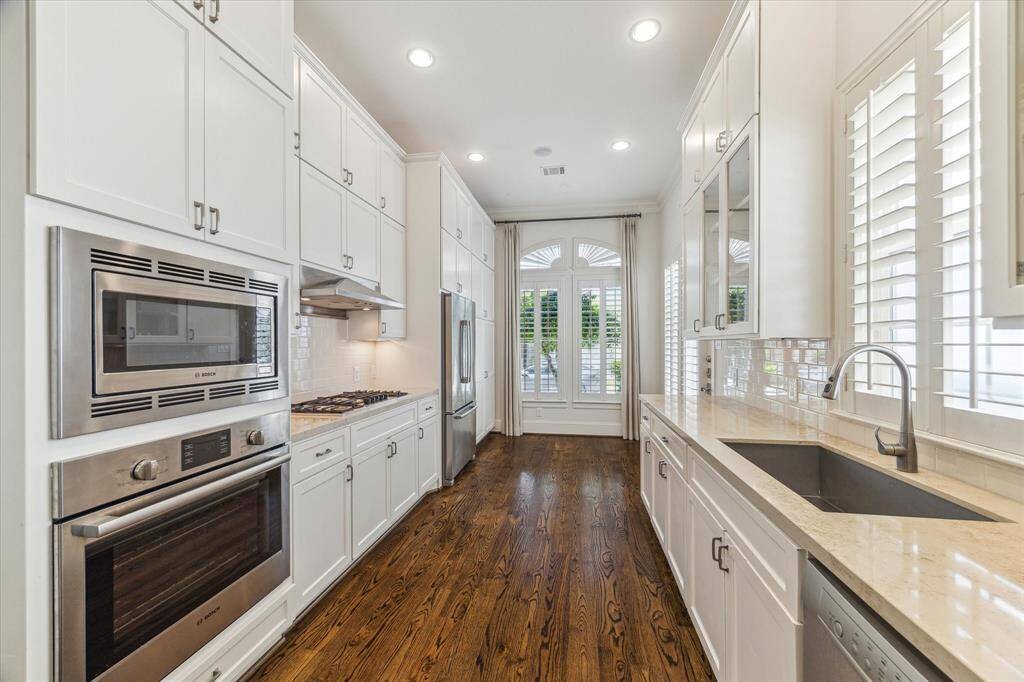 Kitchen/Breakfast Nook