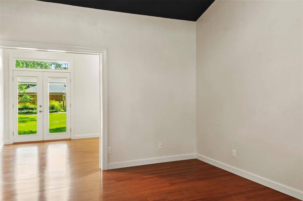 Primary Bedroom with a Study/Home Office/Sunroom.