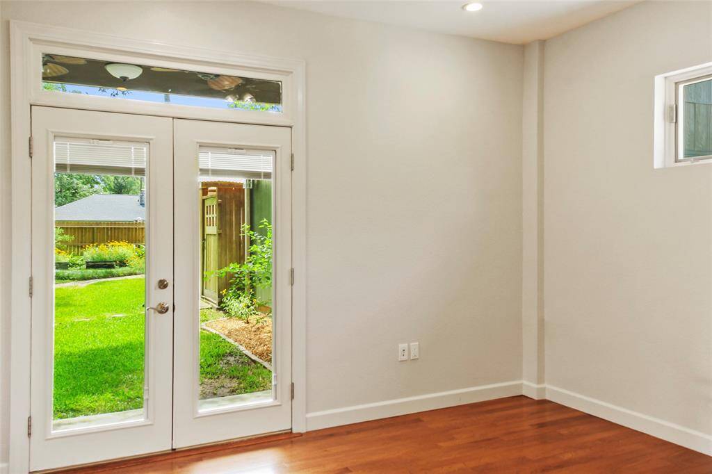 Study/Home Office/Sunroom.