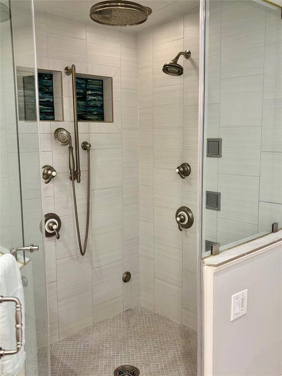 Look at this fancy Primary Bathroom Shower!!!!!