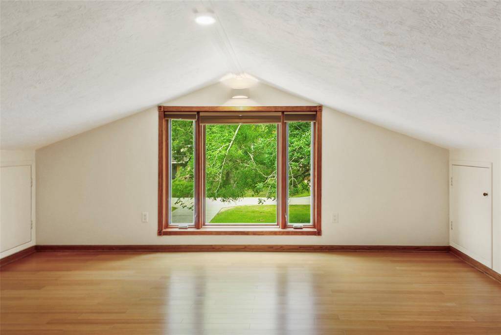 Upstairs Game Room/Loft.
