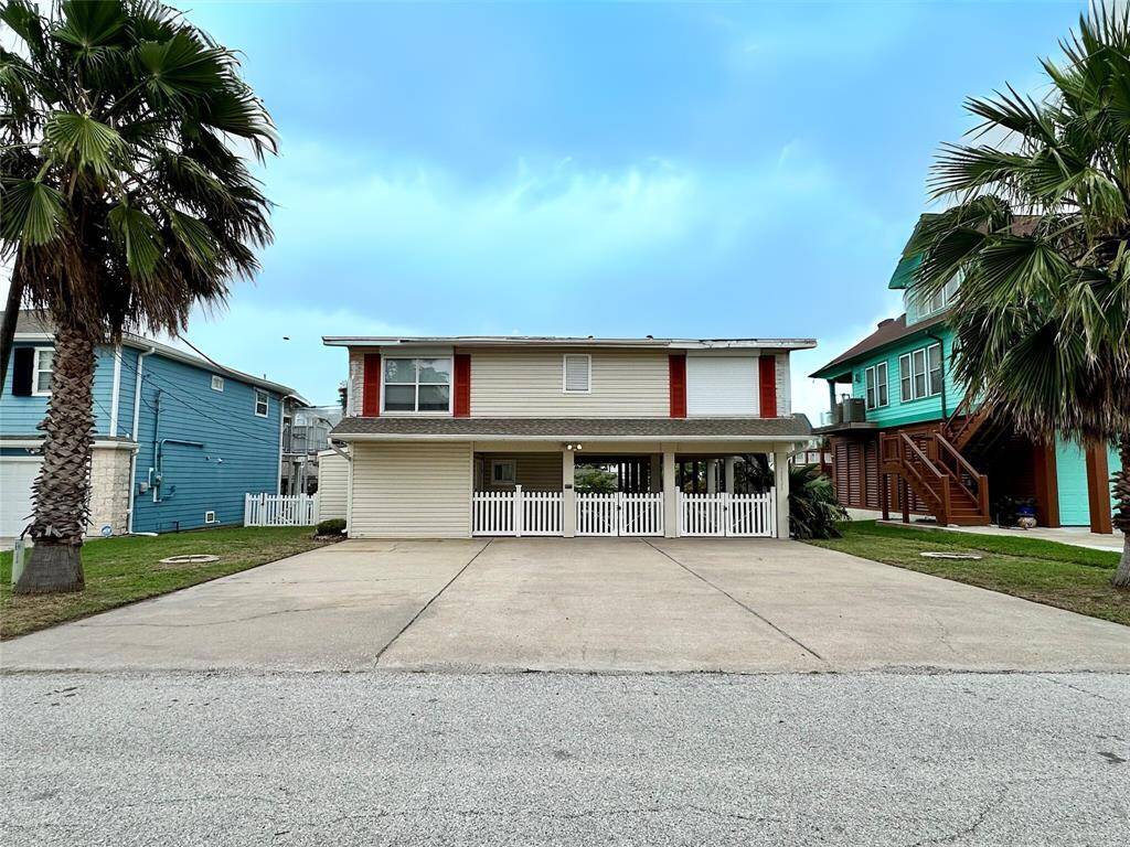 Extra wide driveway for ample parking