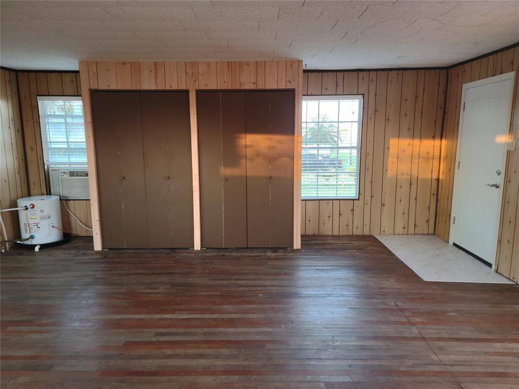 Large double closets.  New vinyl flooring at front entry.
