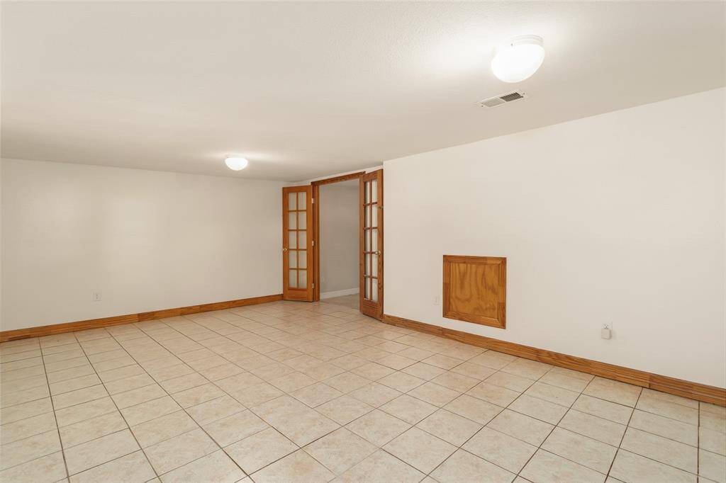 Another view of the bonus room