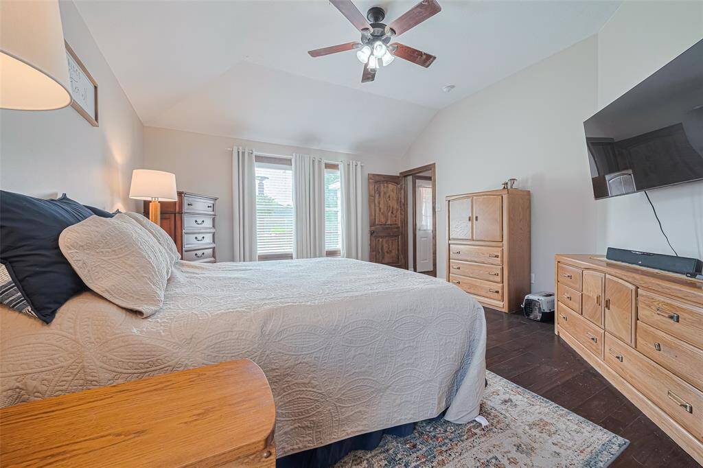 Peaceful, split floor plan