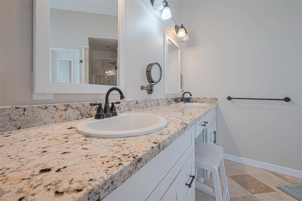 Vanity space and double sinks!