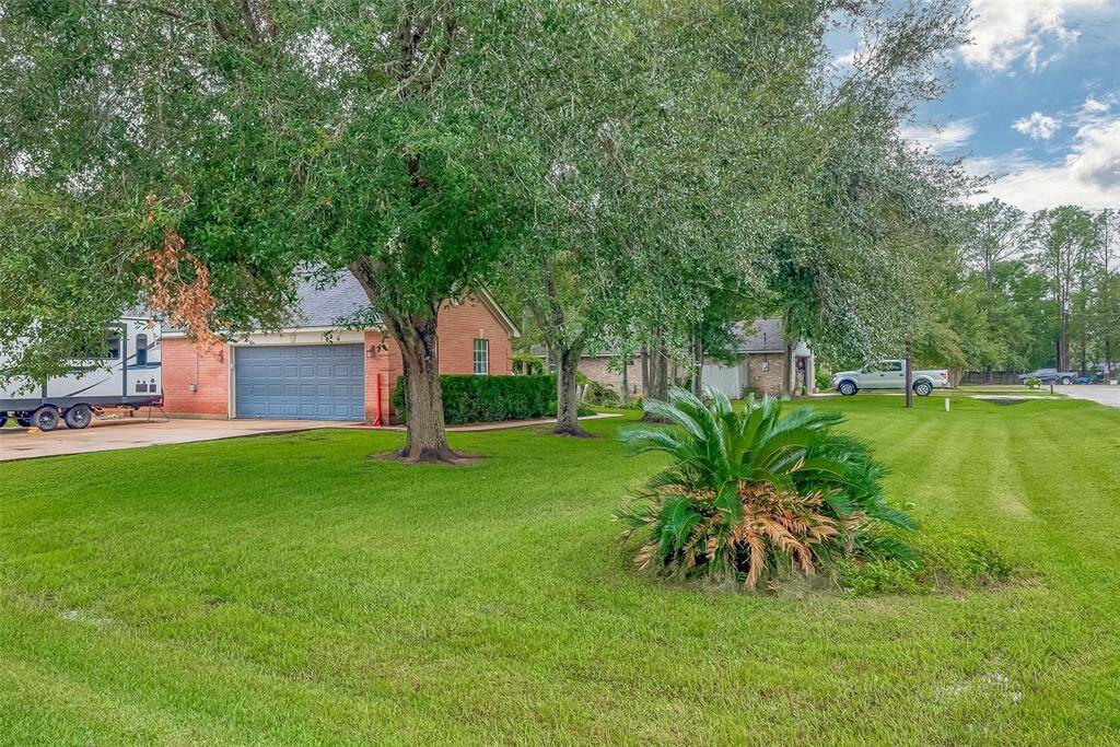 Ideal large corner lot!