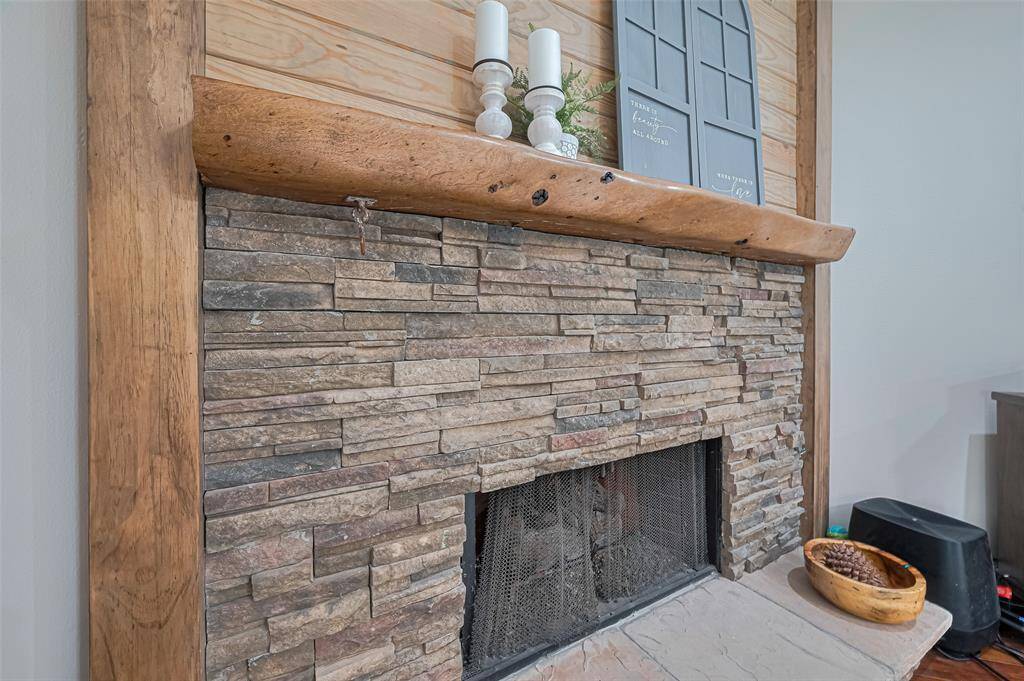Gorgeous gas log fireplace
