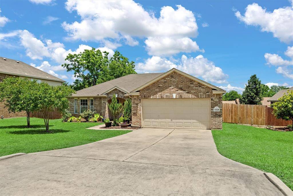Located in beautiful Lake Conroe Hills.