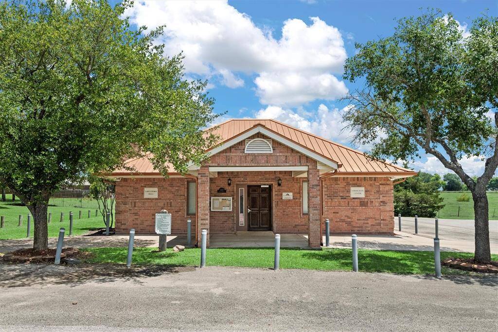 Recreation center for Lake Conroe Hills.