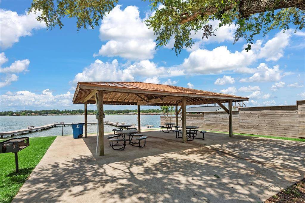 Lakeside picnic area.
