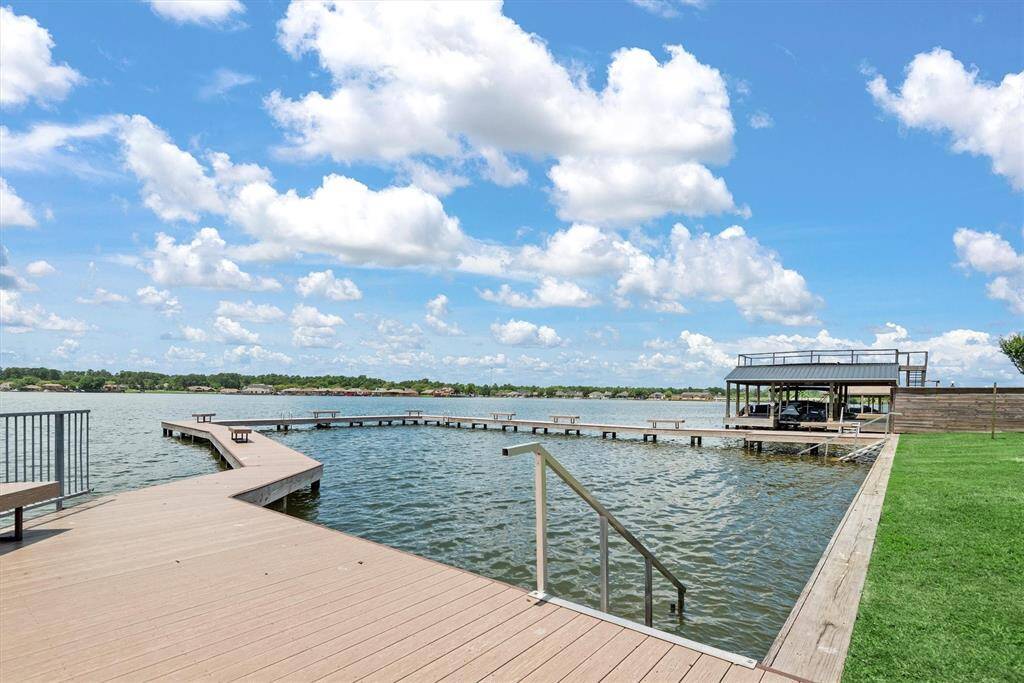 Dedicated swimming area to truly enjoy Lake Conroe!
