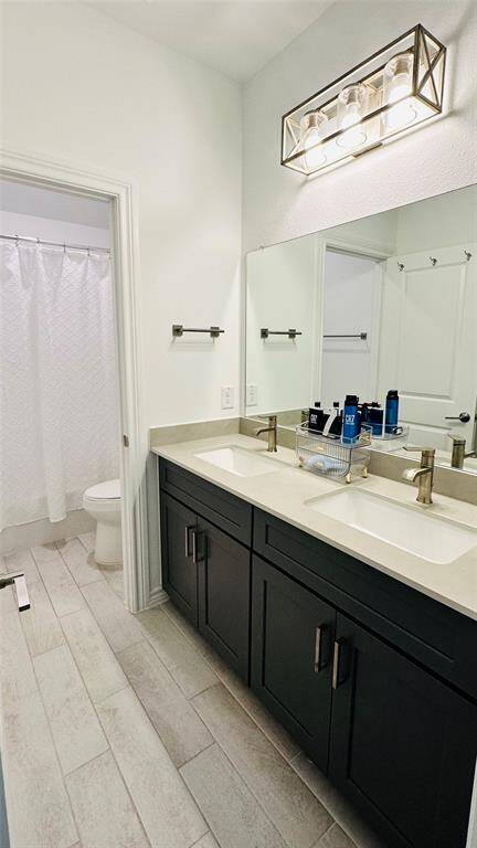 Full bathroom on the second floor