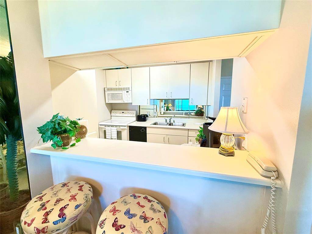 Ample storage in kitchen