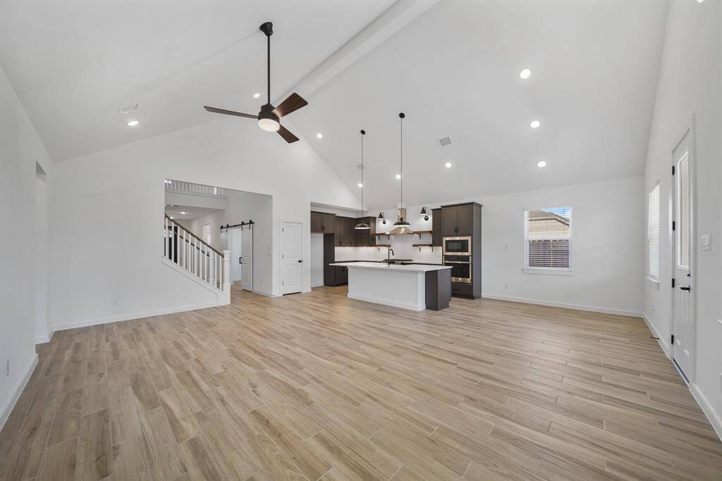 Bright open floorplan (*Photo not of actual home and used for illustration purposes only.)