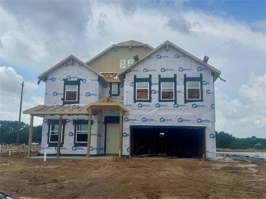 Two story home with 6 bedrooms, 4.5 baths, and 2 car tandem garage