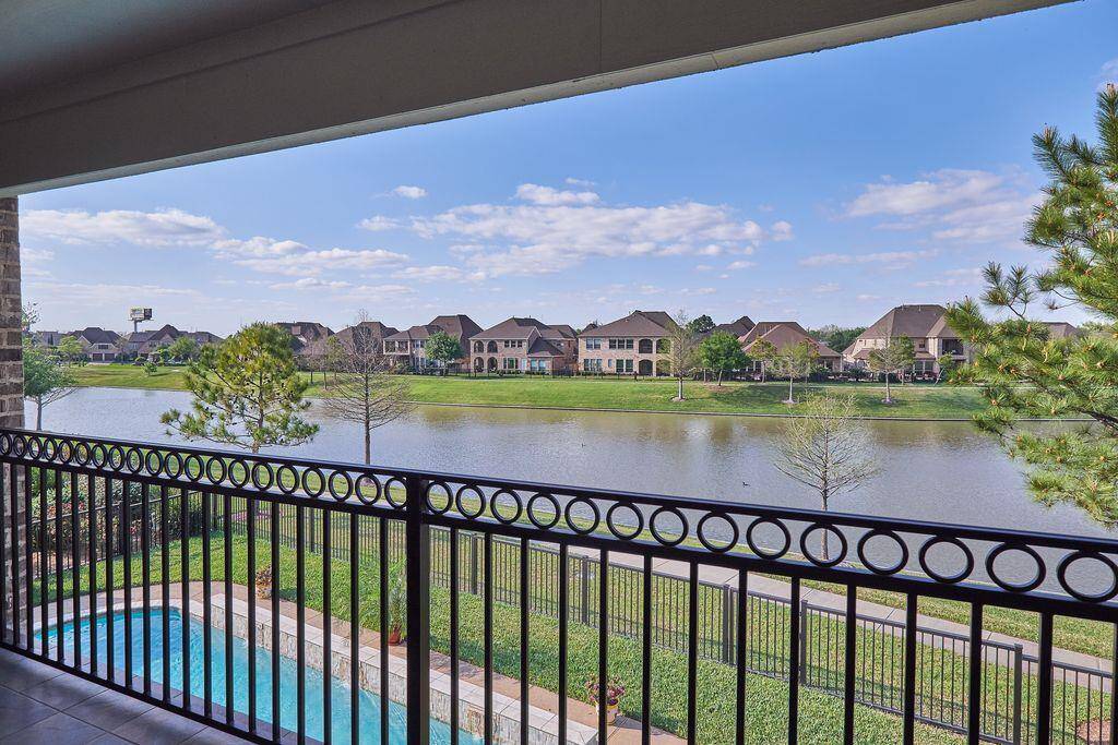 14430 Daly has beautiful views of the lake in the back. Enjoy peaceful views of a lakes instead of neighbors behind you.