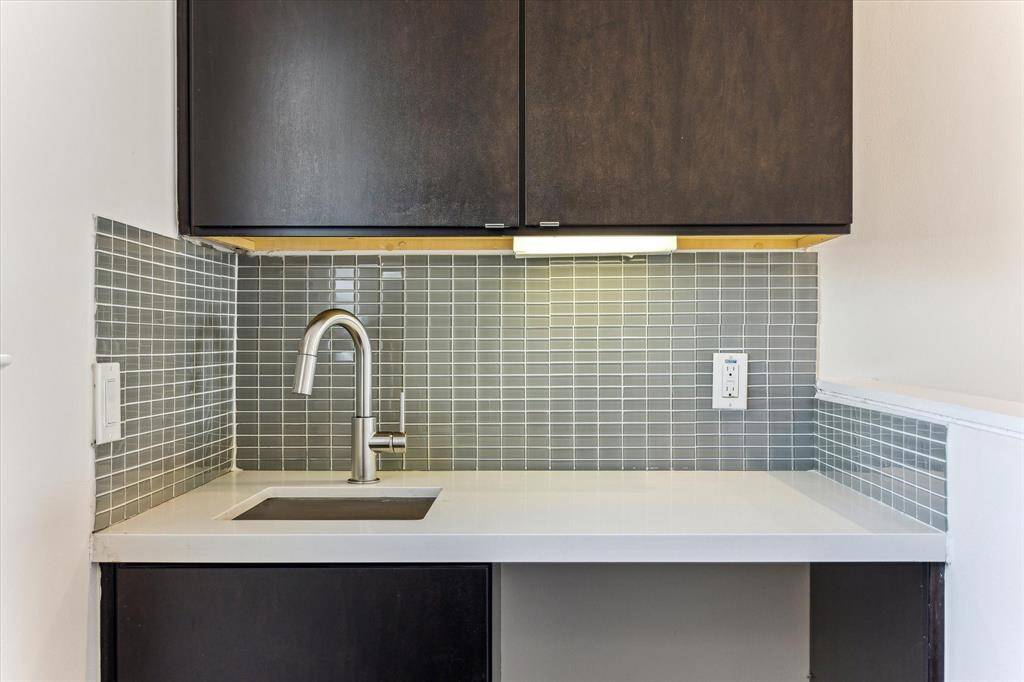 Fourth-floor wet bar, ideal for entertaining or creating your own private lounge area
