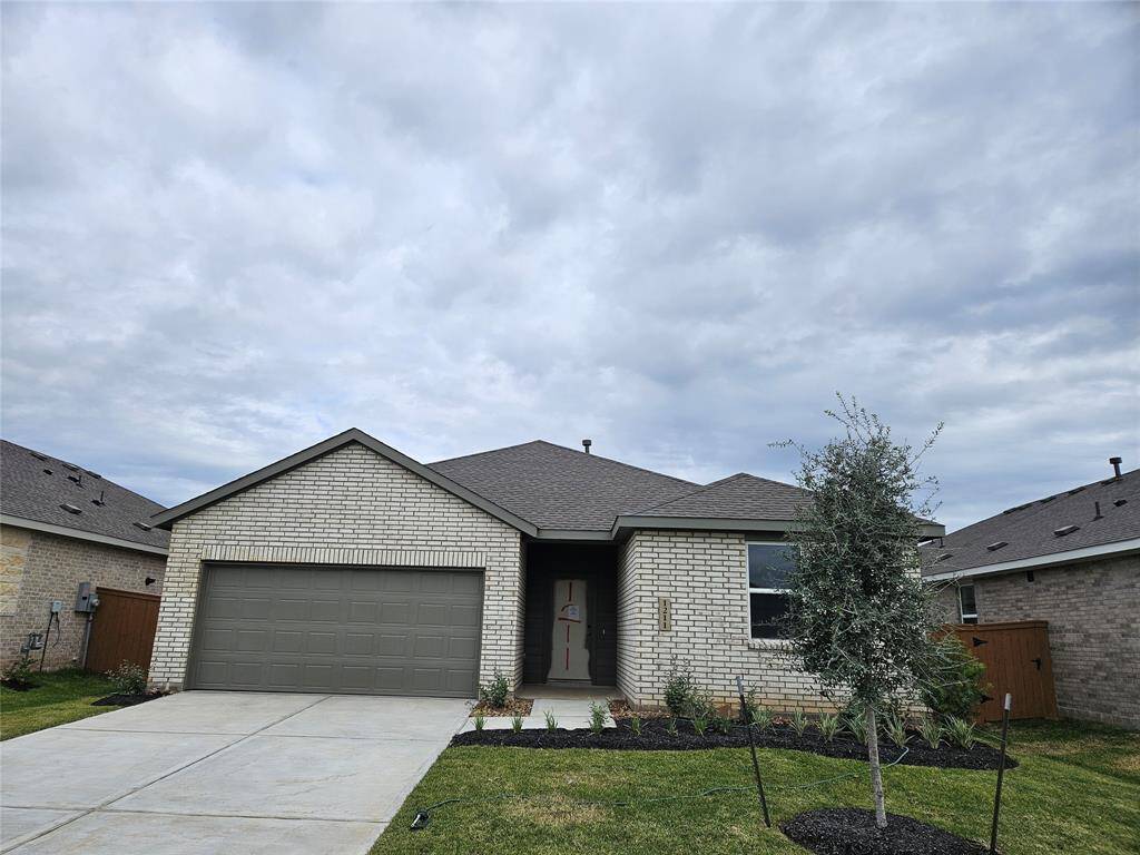 *Not actual home, pictures representative of same elevation*