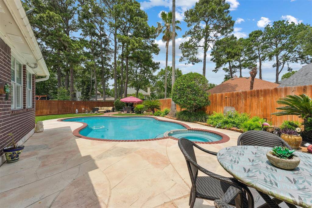 Gorgeous pool ready for summer fun!