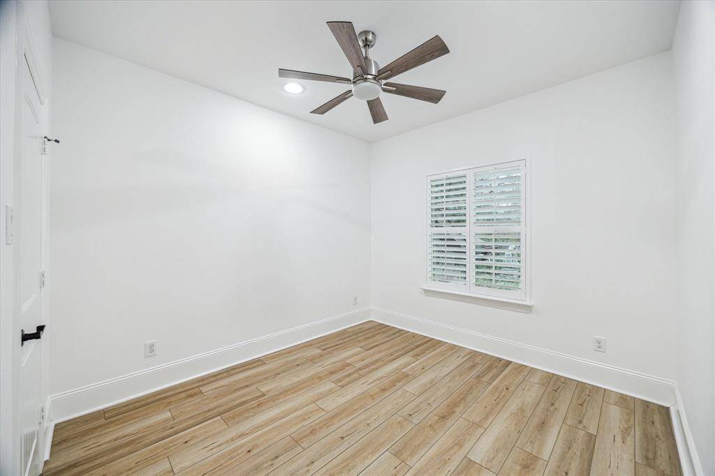 Upstairs bedroom with closet and en-suite bath