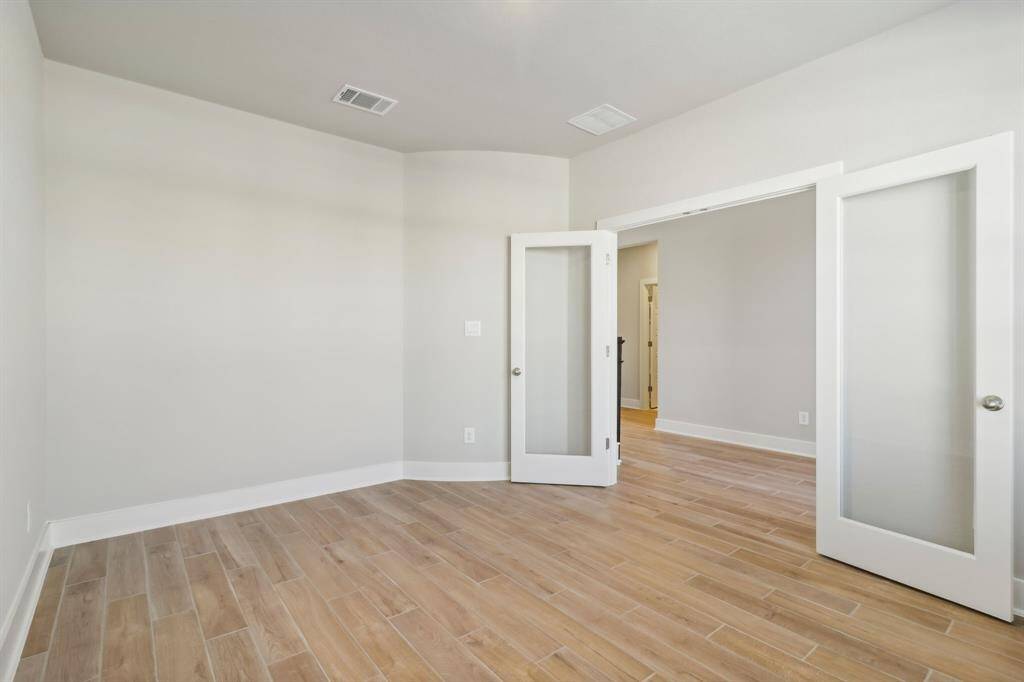 Photo is not of the actual home but is an inspirational photo of builder’s model home and may depict options, furnishings, and/or decorator features that are not included.
