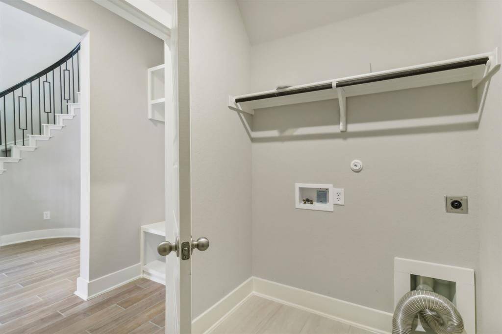 Photo is not of the actual home but is an inspirational photo of builder’s model home and may depict options, furnishings, and/or decorator features that are not included.