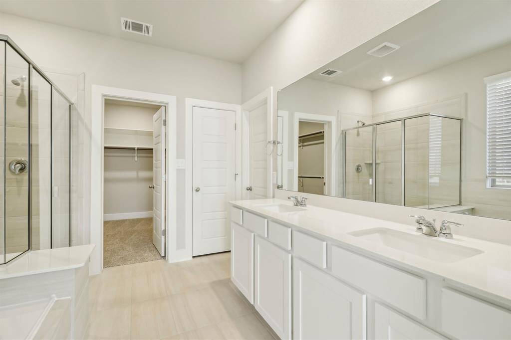 Photo is not of the actual home but is an inspirational photo of builder’s model home and may depict options, furnishings, and/or decorator features that are not included.