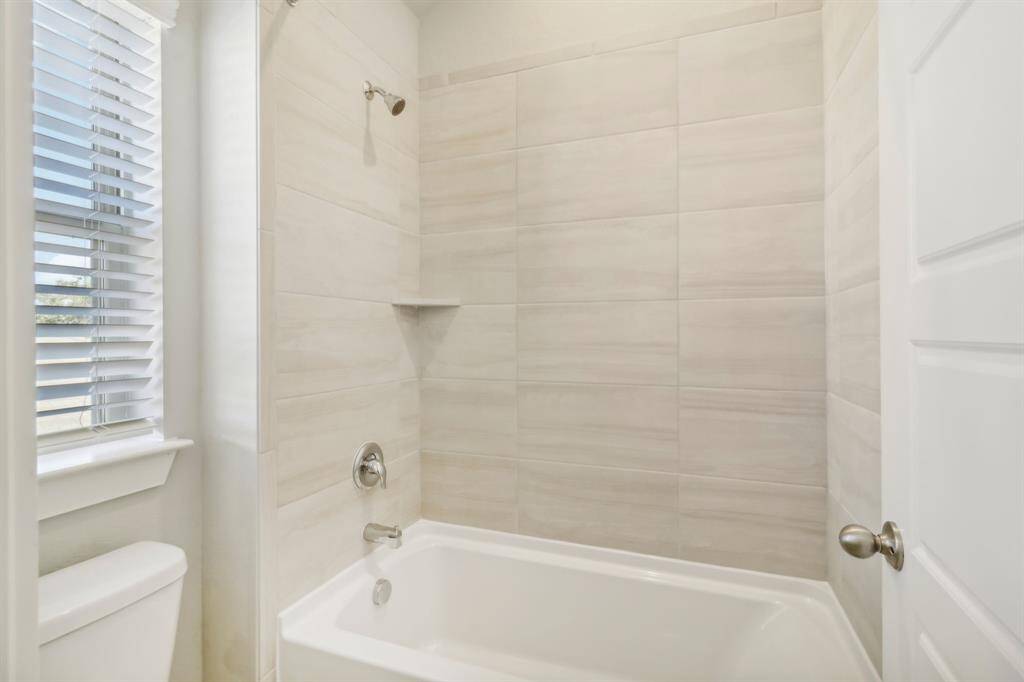 Photo is not of the actual home but is an inspirational photo of builder’s model home and may depict options, furnishings, and/or decorator features that are not included.