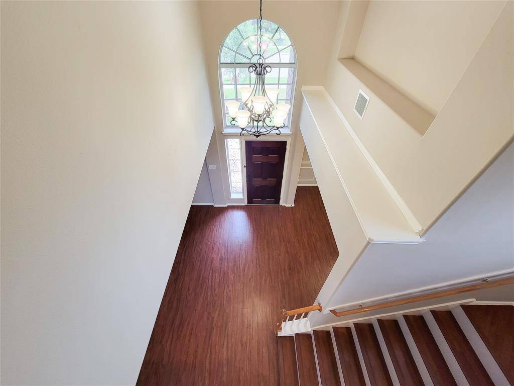 tall ceiling entrance for much light