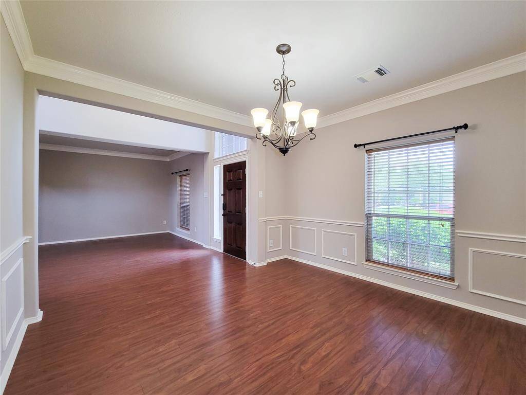 spacious garage with build ins