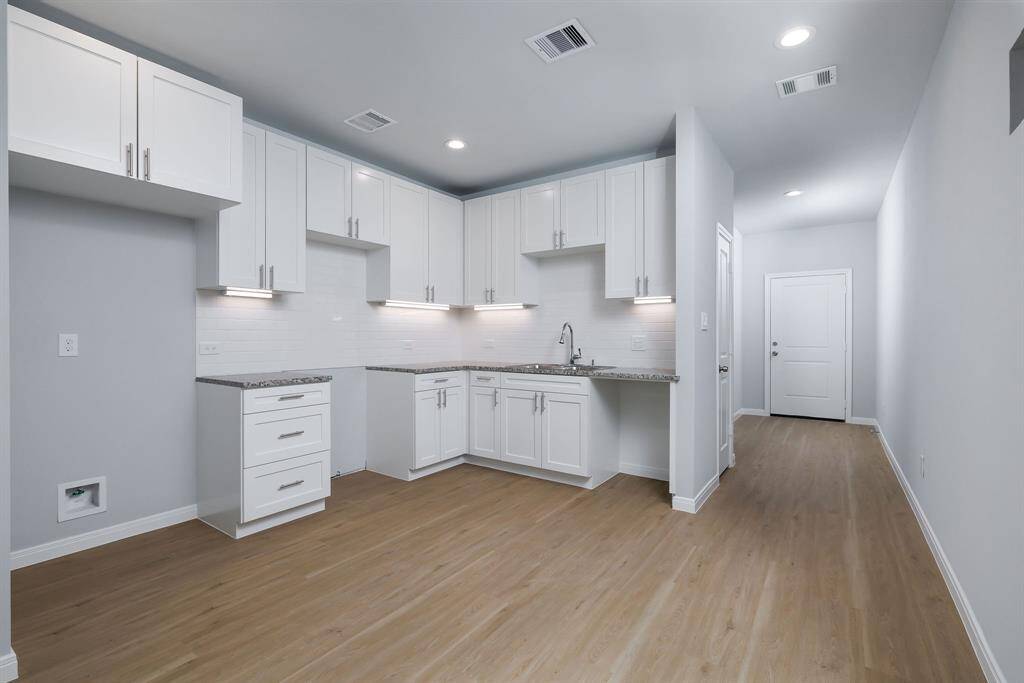 All kitchen appliances included.