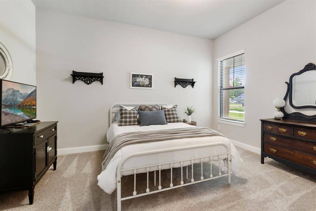Bathroom that is connecting to Guest Room 3 but also to the hallway for guests