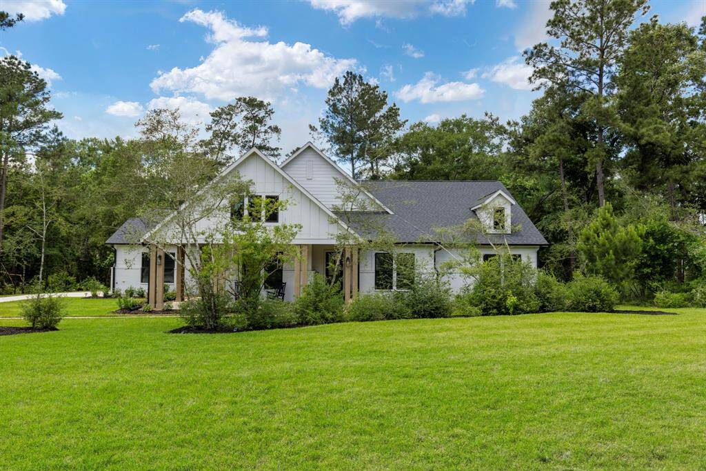 Beautiful Farmhouse in a serene country setting